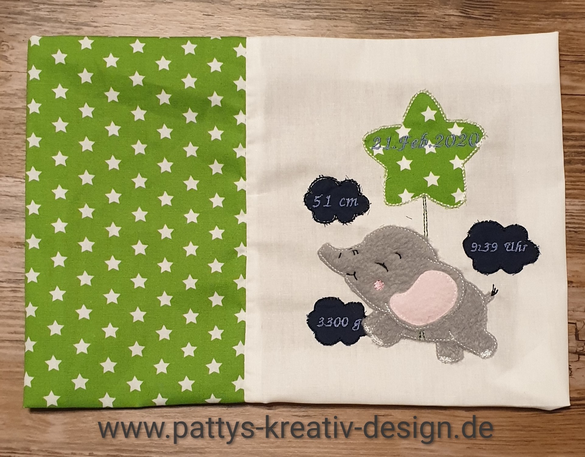 Tolles Kissen mit Wunschnamen und Geburtsdaten, Elefant, personalisierbar, verschiedene Farben, Taufe, Geburt, Geburtstag, Kuschelkissen Tolles Kissen mit Wunschnamen und Geburtsdaten, Elefant, personalisierbar, verschiedene Farben, Taufe, Geburt, Geburtstag, Kuschelkissen